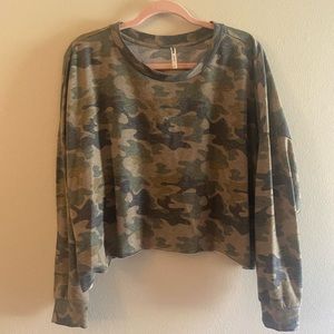Soft camo, cutoff long sleeve